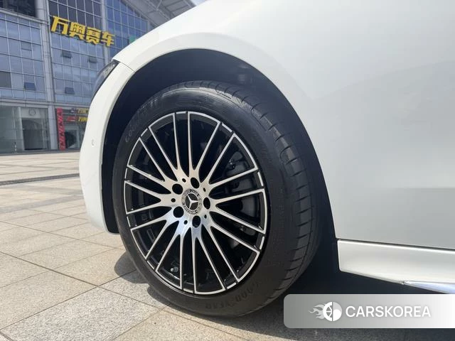 Mercedes-Benz Class C 2025 Белый из Китая, фото 5