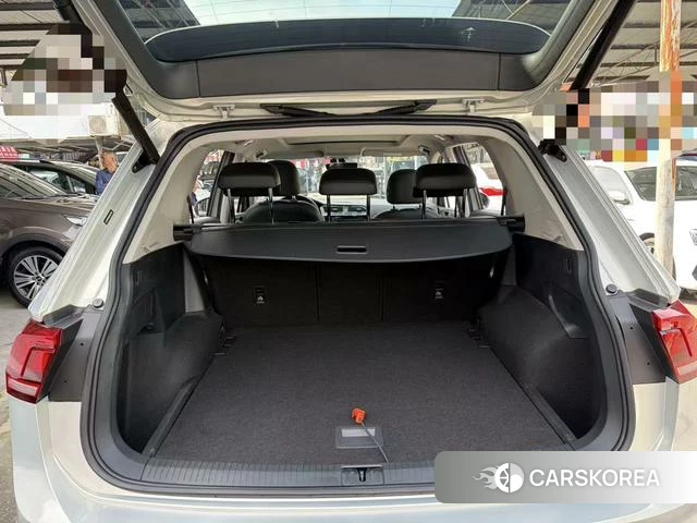 Volkswagen Tiguan L 2021 Шампань из Китая, фото 5