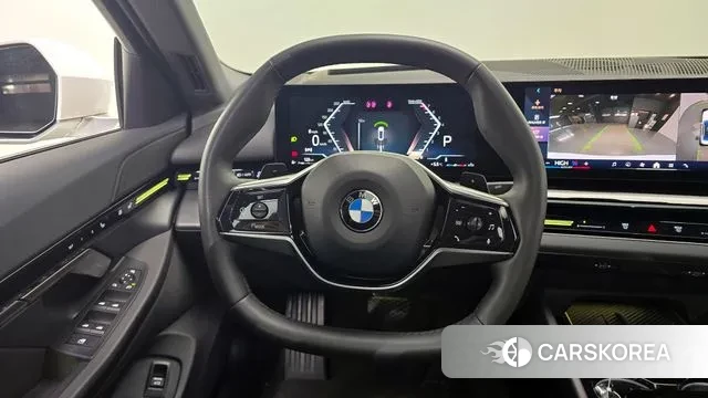 BMW 5 Series (G60) 2023 Белый из Кореи, фото 5