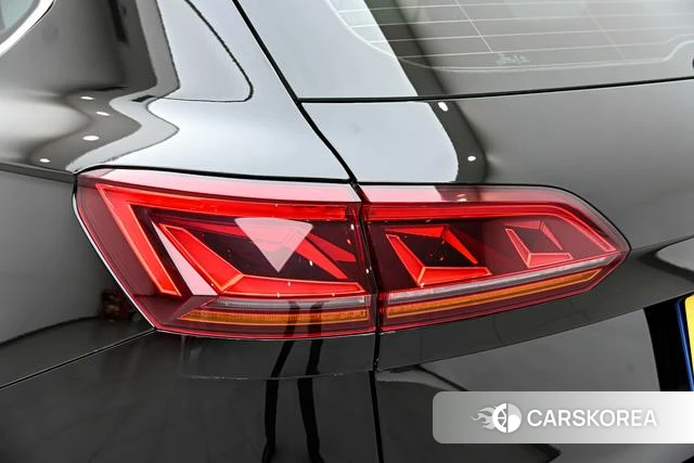 Volkswagen Touareg 2025 Черный из Китая, фото 5