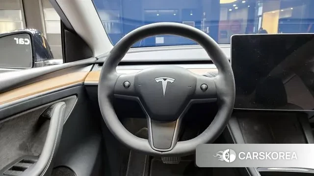 Tesla Model Y 2024 Черный из Кореи, фото 5