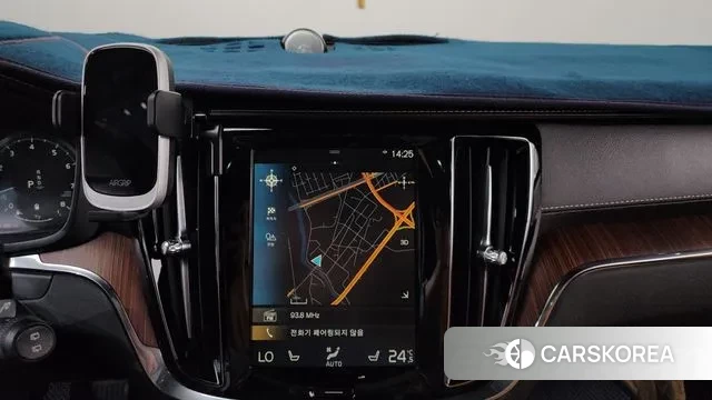 Volvo V60 Cross-Country 2nd Generation 2020 Белый из Кореи, фото 5