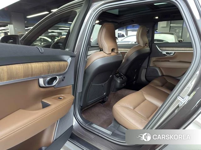 Volvo V90 2024 Темно-серый из Китая, фото 5