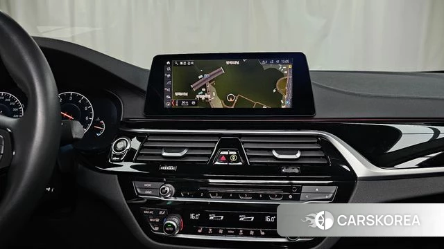 BMW 5 Series (G30) 2019 Белый из Кореи, фото 5