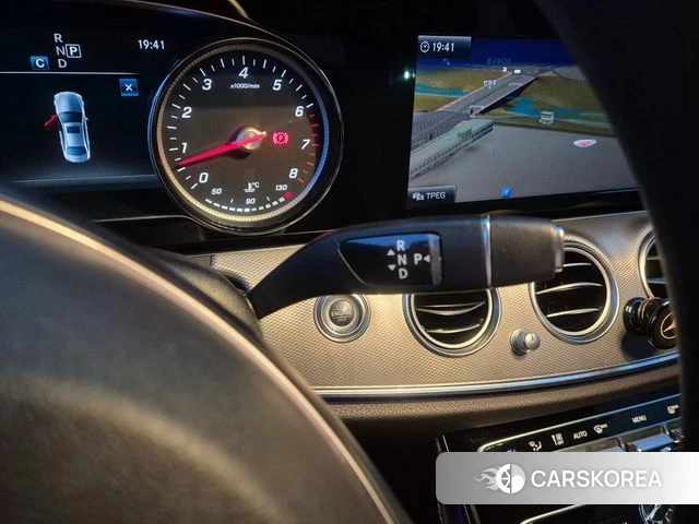 Mercedes-Benz E-Class W212 2018 Серый из Кореи, фото 5