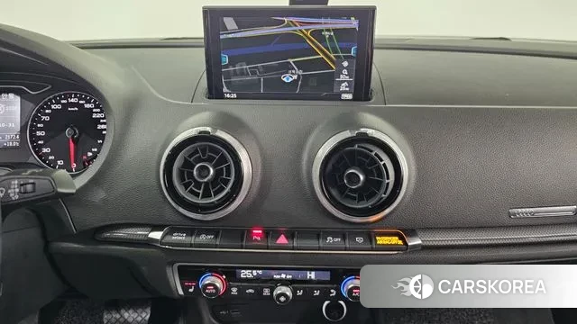 Audi New A3 2018 Белый из Кореи, фото 5