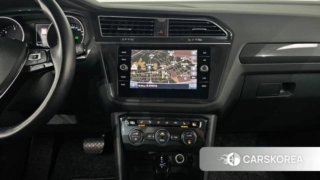 Volkswagen Tiguan second Generation 2020 Белый из Кореи, фото 5