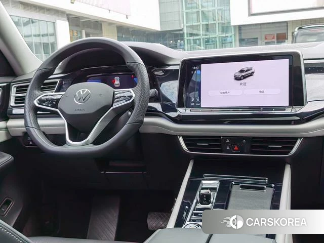 Volkswagen Tourang 2024 Черный из Китая, фото 5