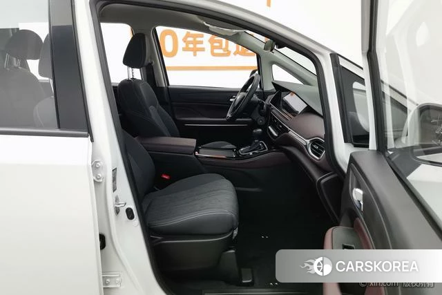 GAC Trumpchi Trumpchi M6 2024 Белый из Китая, фото 5