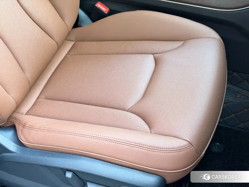Audi Q7 2021 Черный из Китая, фото 5