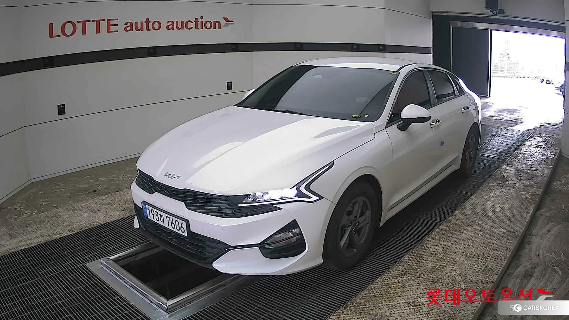 Kia K5 2022 Snow White Pearl (optional) из Кореи, фото 5