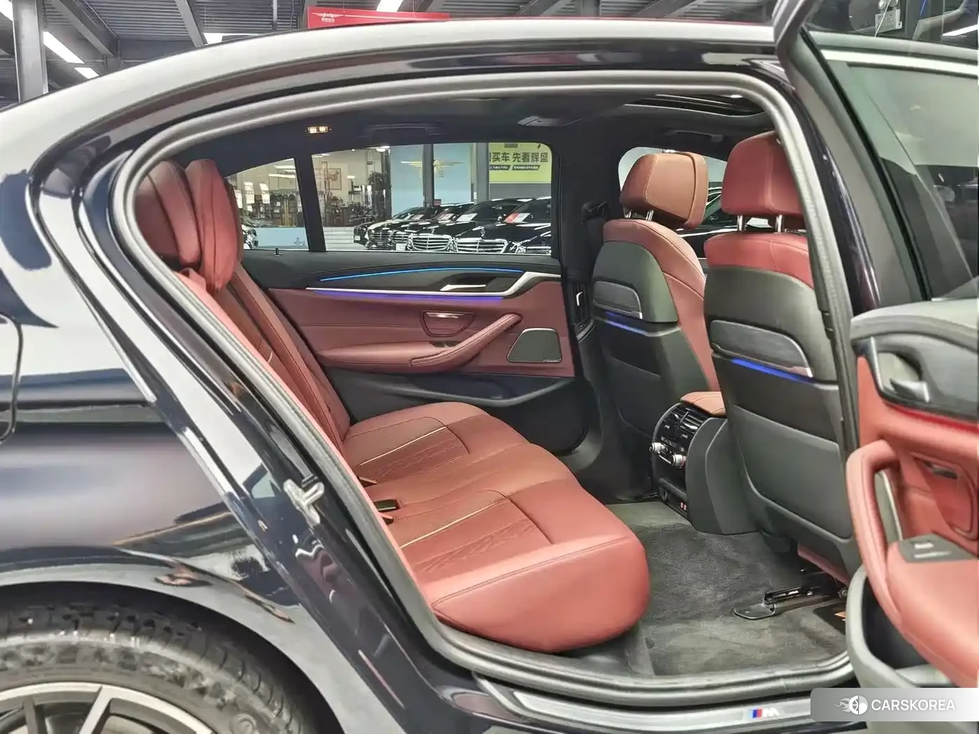 BMW 5 series 2023 Черный из Китая, фото 5