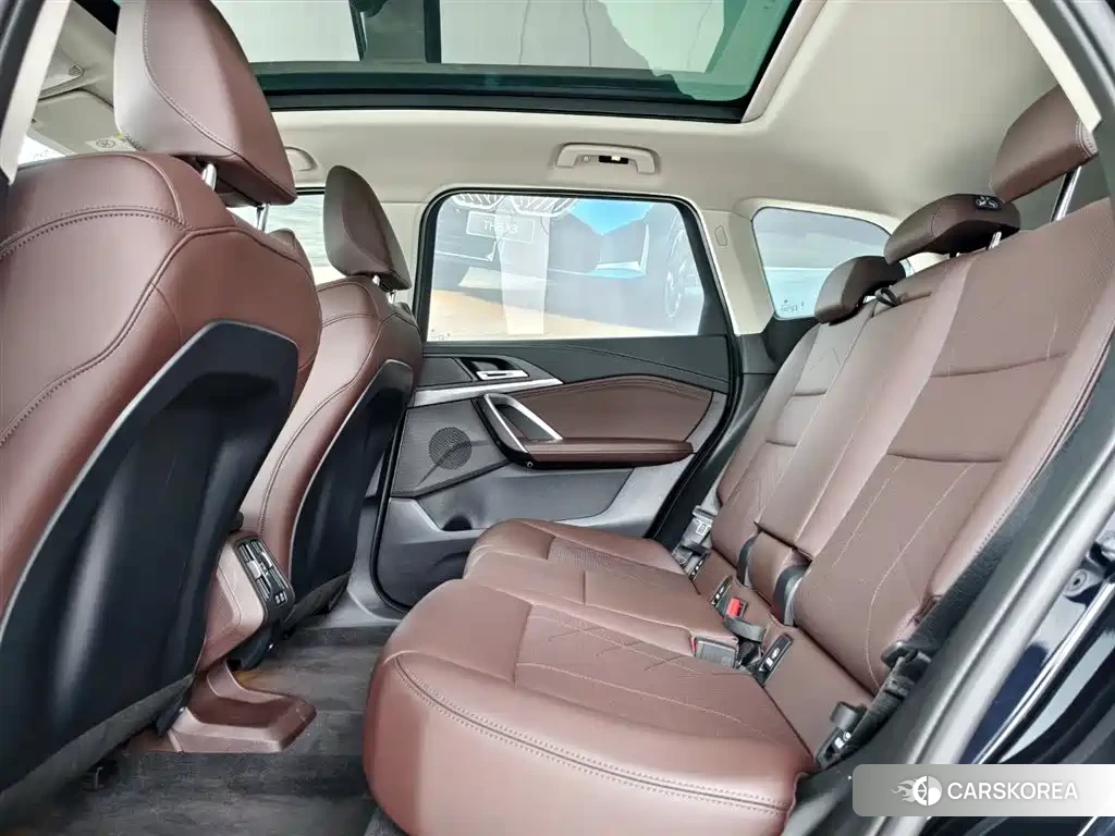 BMW iX1 2025 Черный из Китая, фото 5