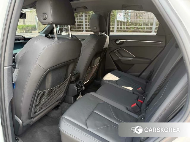 Audi Q3 (F3) 2020 Белый из Кореи, фото 5