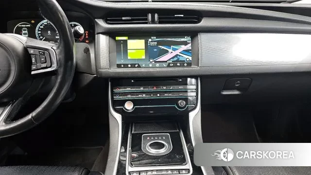 Jaguar XF (X260) 2018 Белый из Кореи, фото 5
