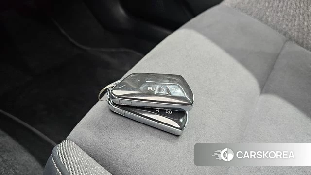 Volkswagen Golf 8th Generation 2025 Светло-серебряный цвет из Кореи, фото 5