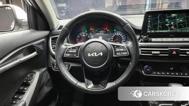 Kia Seltos 2022 Белый из Кореи, фото 5