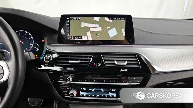 BMW 5 Series (G30) 2019 Белый из Кореи, фото 5