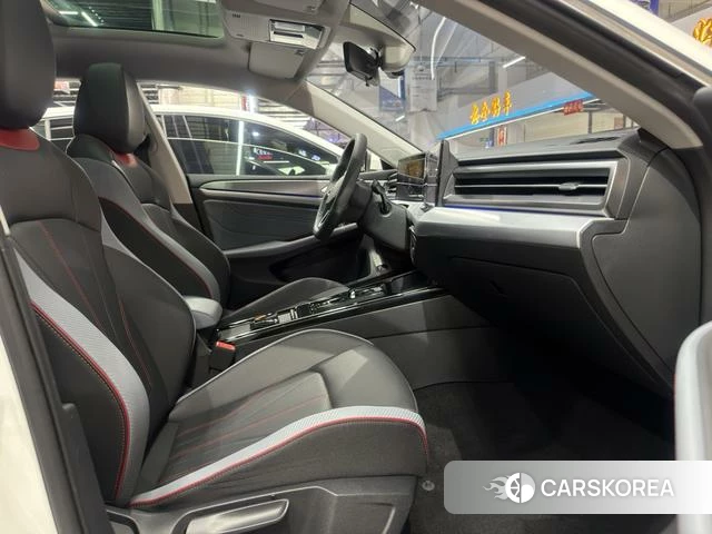 Volkswagen Lingdu 2023 Белый из Китая, фото 5
