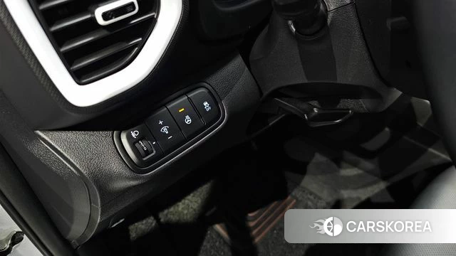 Hyundai Venue 2023 Белый из Кореи, фото 5