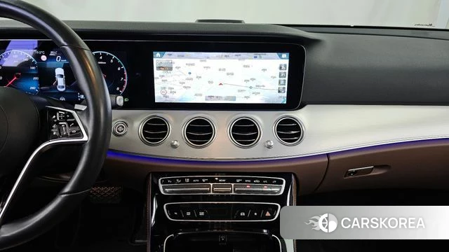 Mercedes-Benz E-Class W213 2021 Белый из Кореи, фото 5