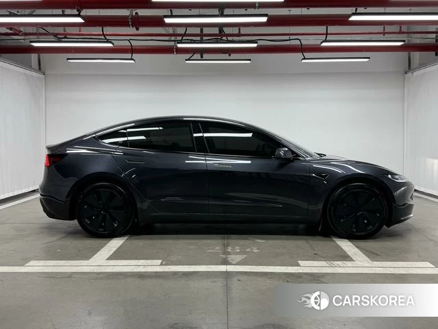 Tesla Model 3 2025 Темно-серый из Китая, фото 5