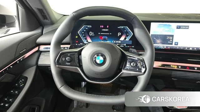 BMW 5 Series (G60) 2026 Черный из Кореи, фото 5
