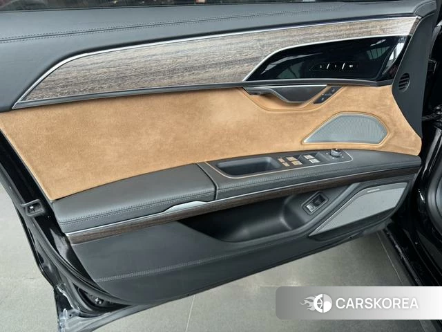 Audi A8 2021 Черный из Китая, фото 5