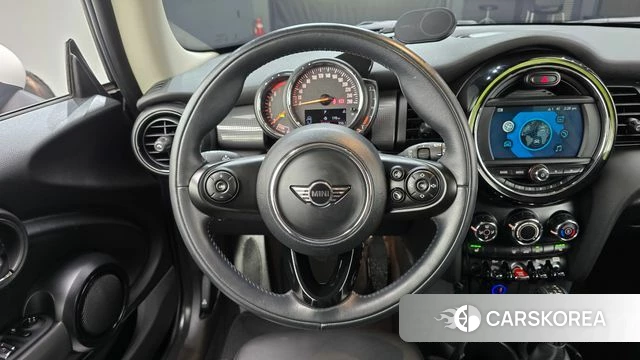 Mini Cooper 2018 Черный из Кореи, фото 5