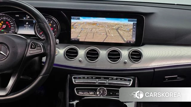 Mercedes-Benz E-Class W213 2018 Белый из Кореи, фото 5