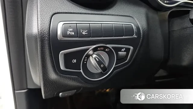 Mercedes-Benz C-Class W205 2018 Белый из Кореи, фото 5