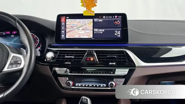 BMW 5 Series (G30) 2023 Черный из Кореи, фото 5