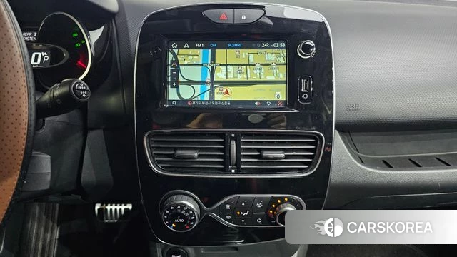 Renault Korea (Samsung) Clio 2018 Красный из Кореи, фото 5