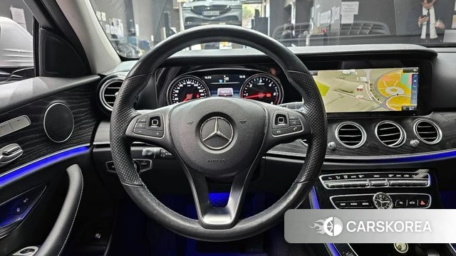 Mercedes-Benz E-Class W213 2018 Серебряный из Кореи, фото 5