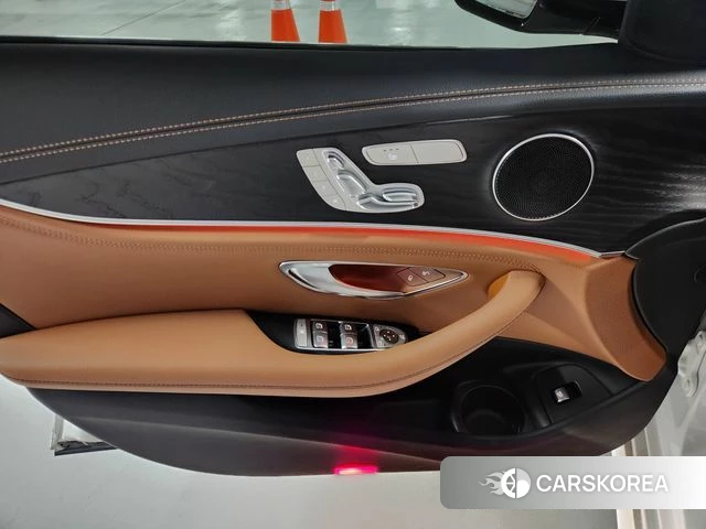 Mercedes-Benz E-Class W213 2021 Белый из Кореи, фото 5