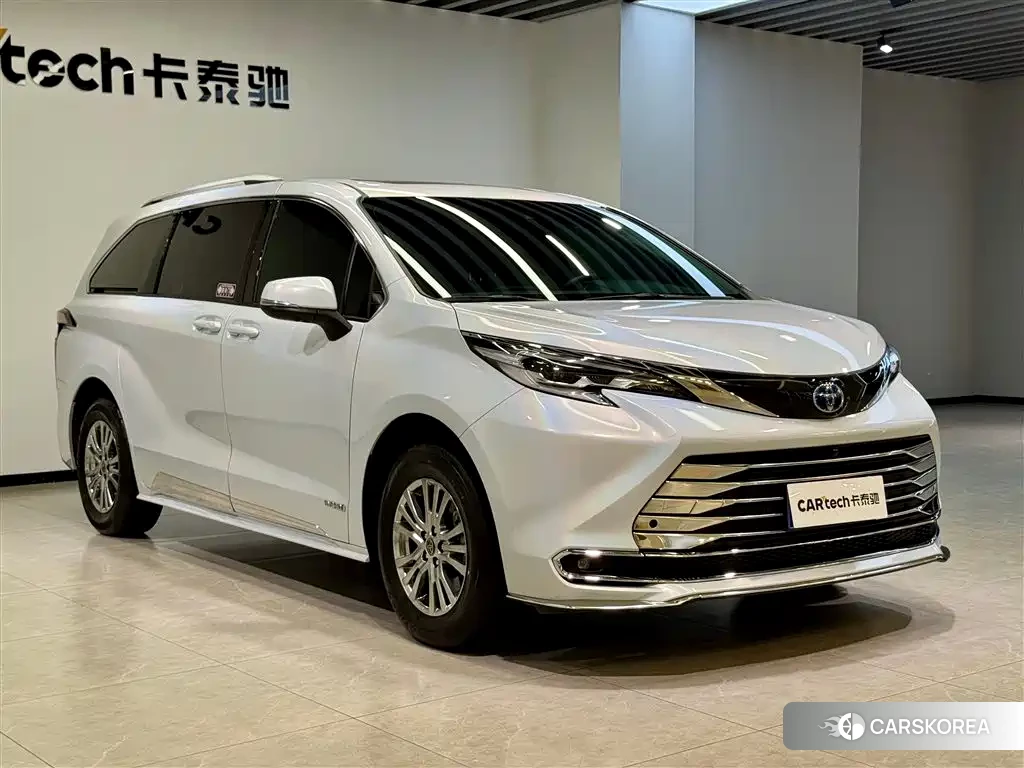 Toyota Sienna 2023 Черный из Китая, фото 5