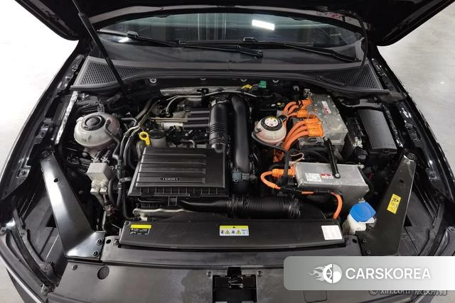 Volkswagen Magotan PHEV 2023 Черный из Китая, фото 5