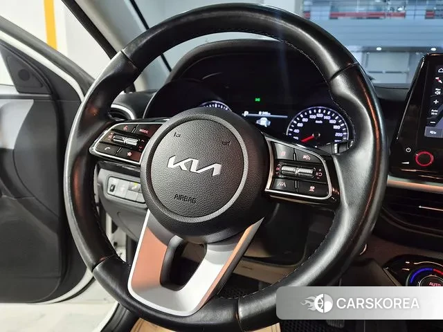 Kia The New K3 2nd generation 2021 Белый из Кореи, фото 5