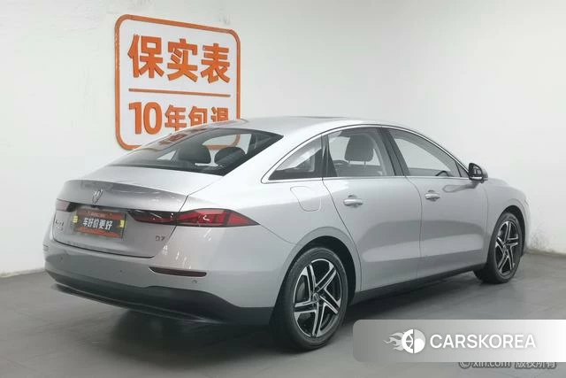 Roewe D7 DMH 2024 Темно-серый из Китая, фото 5