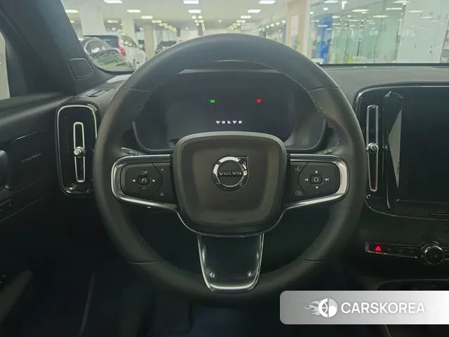 Volvo XC40 Richards 2024 Белый из Кореи, фото 5