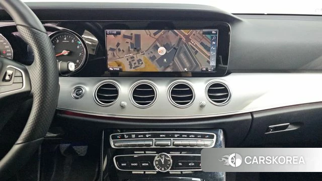 Mercedes-Benz E-Class W213 2018 Серебристо-серый из Кореи, фото 5