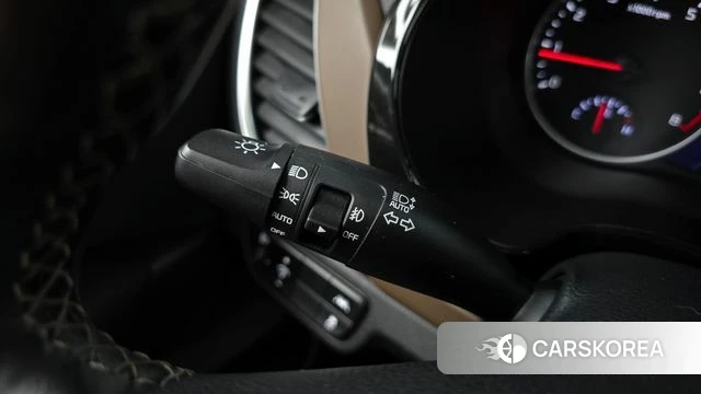 Kia Seltos 2022 Белый из Кореи, фото 5