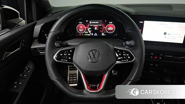 Volkswagen Golf 8th Generation 2024 Черный из Кореи, фото 5