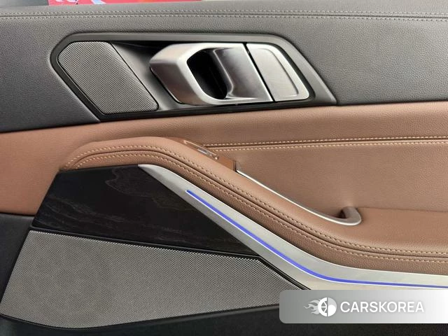 BMW X7 2021 Черный из Китая, фото 5