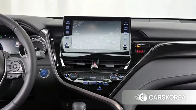 Toyota Camry (XV70) 2023 Серебристо-серый из Кореи, фото 5