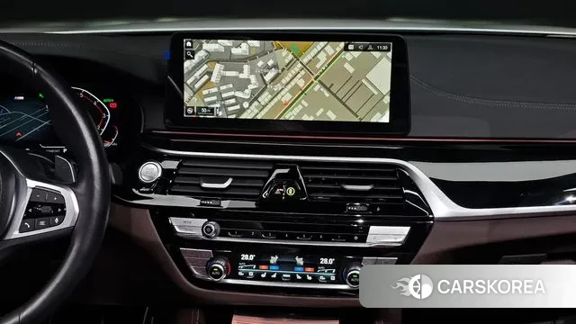 BMW 5 Series (G30) 2023 Белый из Кореи, фото 5