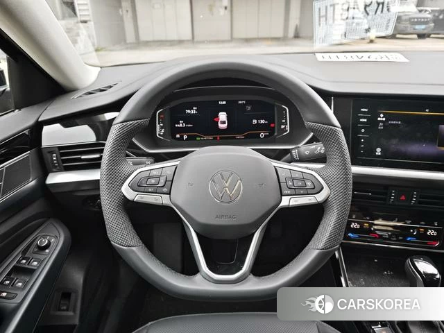 Volkswagen Passat 2026 Черный из Китая, фото 5