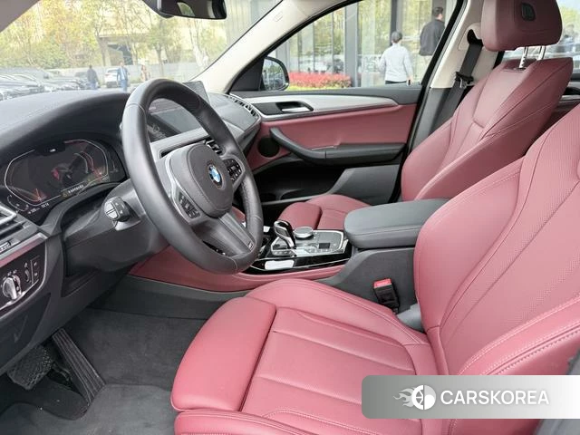 BMW X4 2025 Серебристо-серый из Китая, фото 5