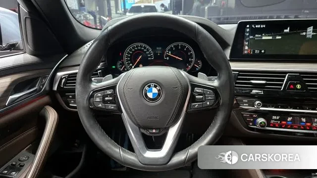 BMW 5 Series (G30) 2018 Светло-серебряный цвет из Кореи, фото 5