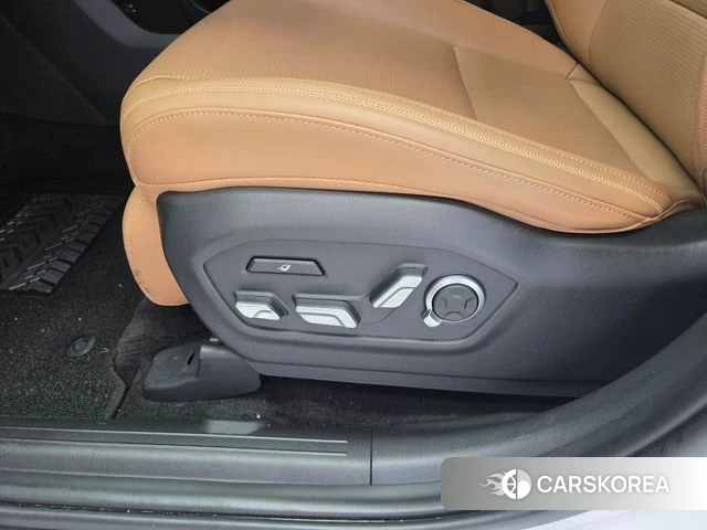 Hyundai Santa Fe (MX5) 2024 Белый из Кореи, фото 5